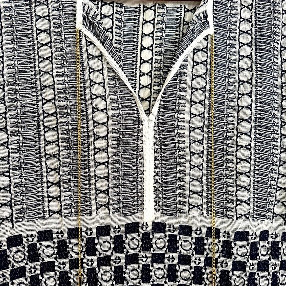 Fabulous mesh Michael Kors beach cover up with signature chain ties - Picture 4 of 9